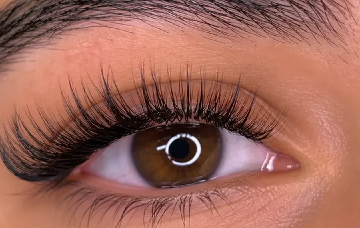 After: the same eye with a lash extension set